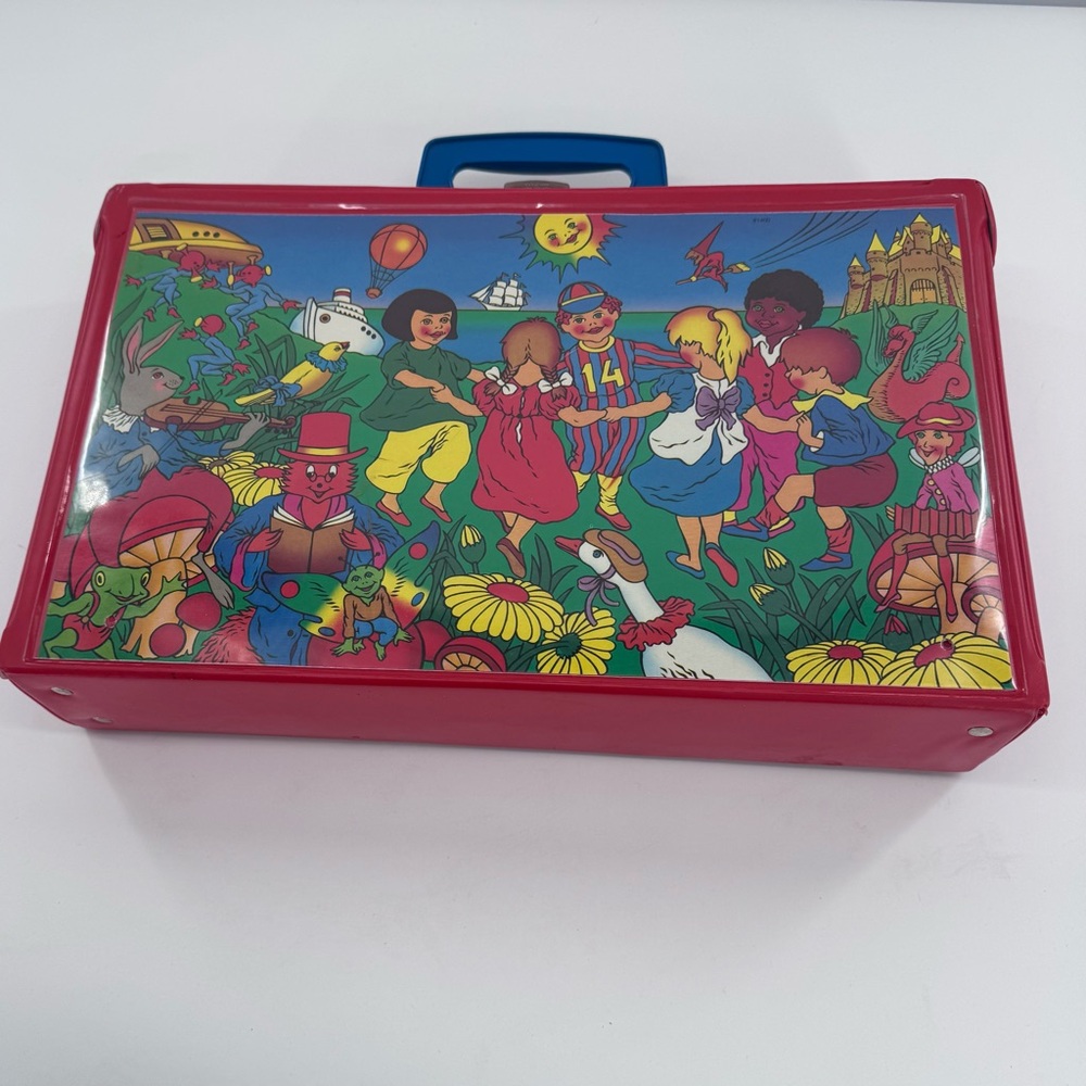 Vintage 1984 Baroco Carrying Case Kids Red Box Suitcase‎ Cassettes Books Toys